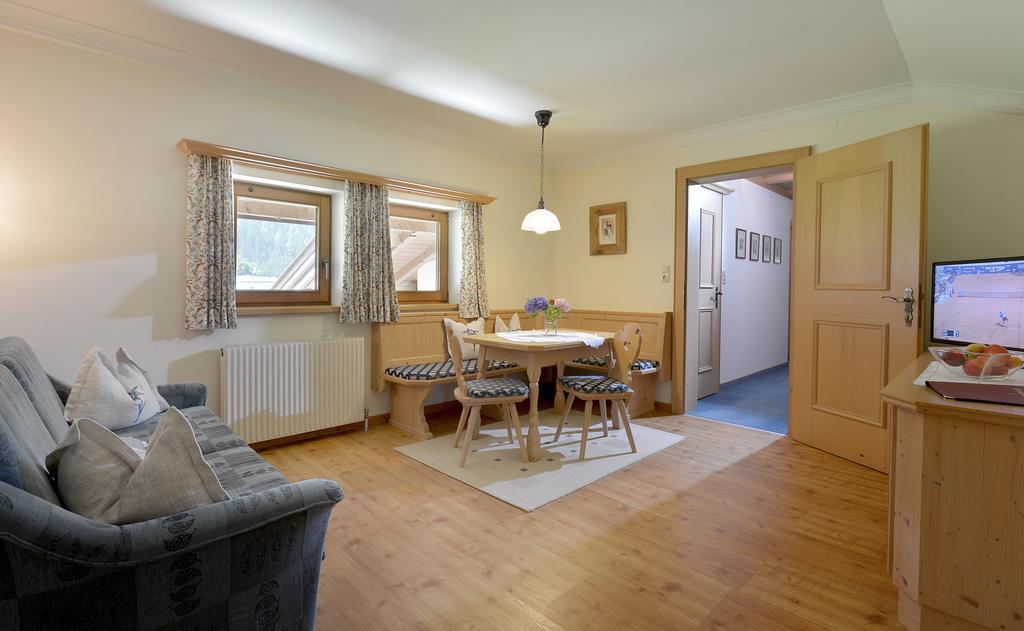 Hotel Maximilian Mayrhofen Habitación foto